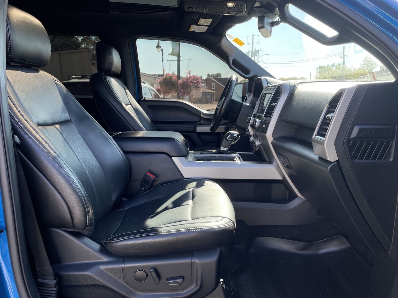 2020 Ford F-150 Lariat - 21299A Mobile Image 24