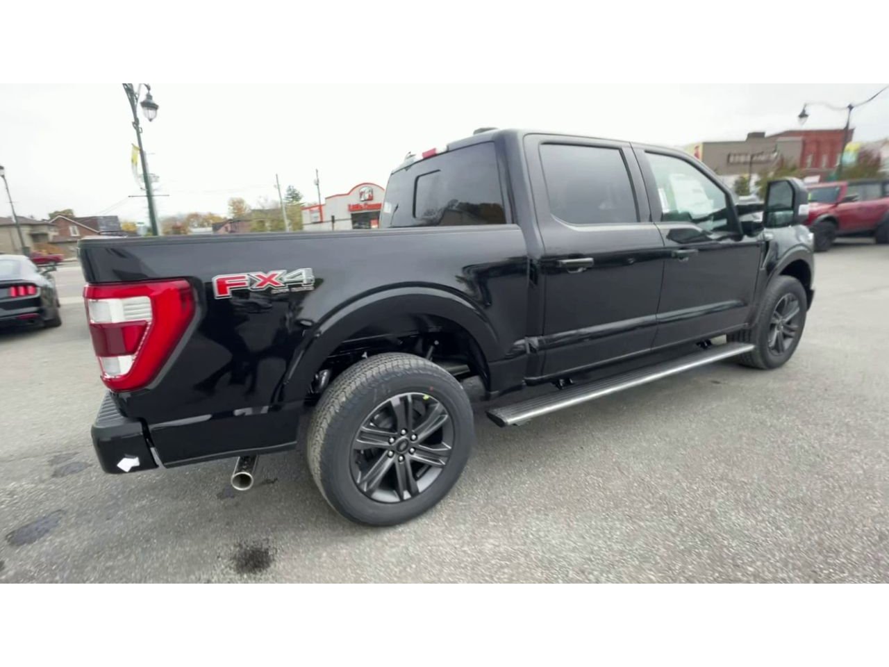 2023 Ford F-150 Lariat - 21479 Mobile Image 8