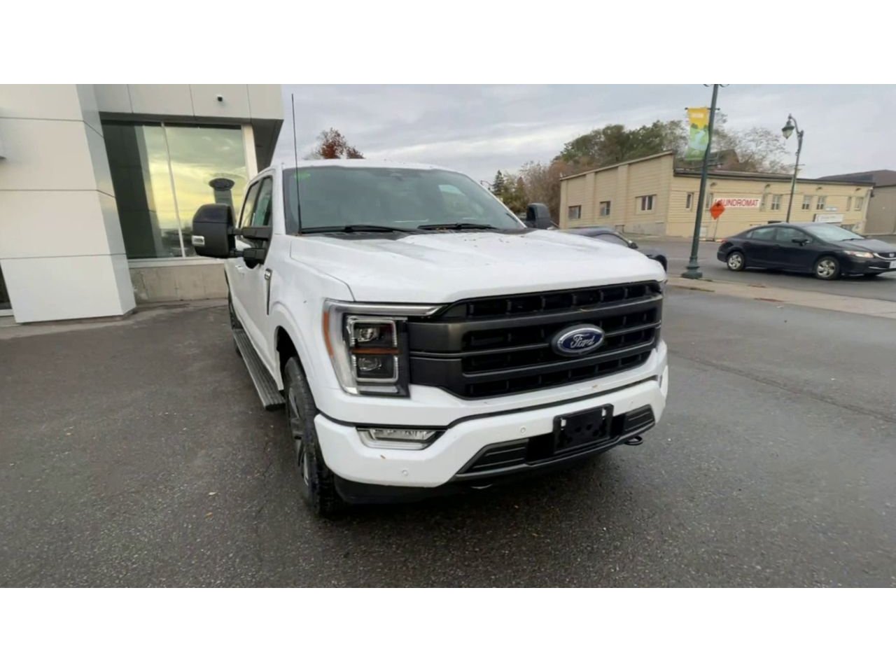 2023 Ford F-150 Lariat - 21482 Mobile Image 2