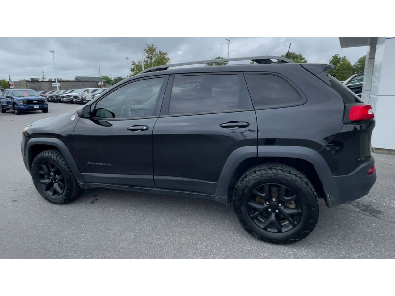 2016 Jeep Cherokee Trailhawk - P21241A Mobile Image 5