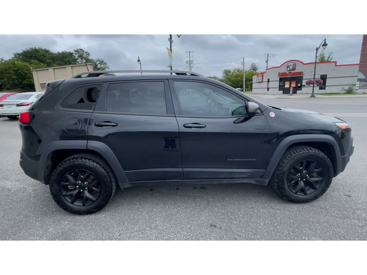 2016 Jeep Cherokee Trailhawk - P21241A Mobile Image 8