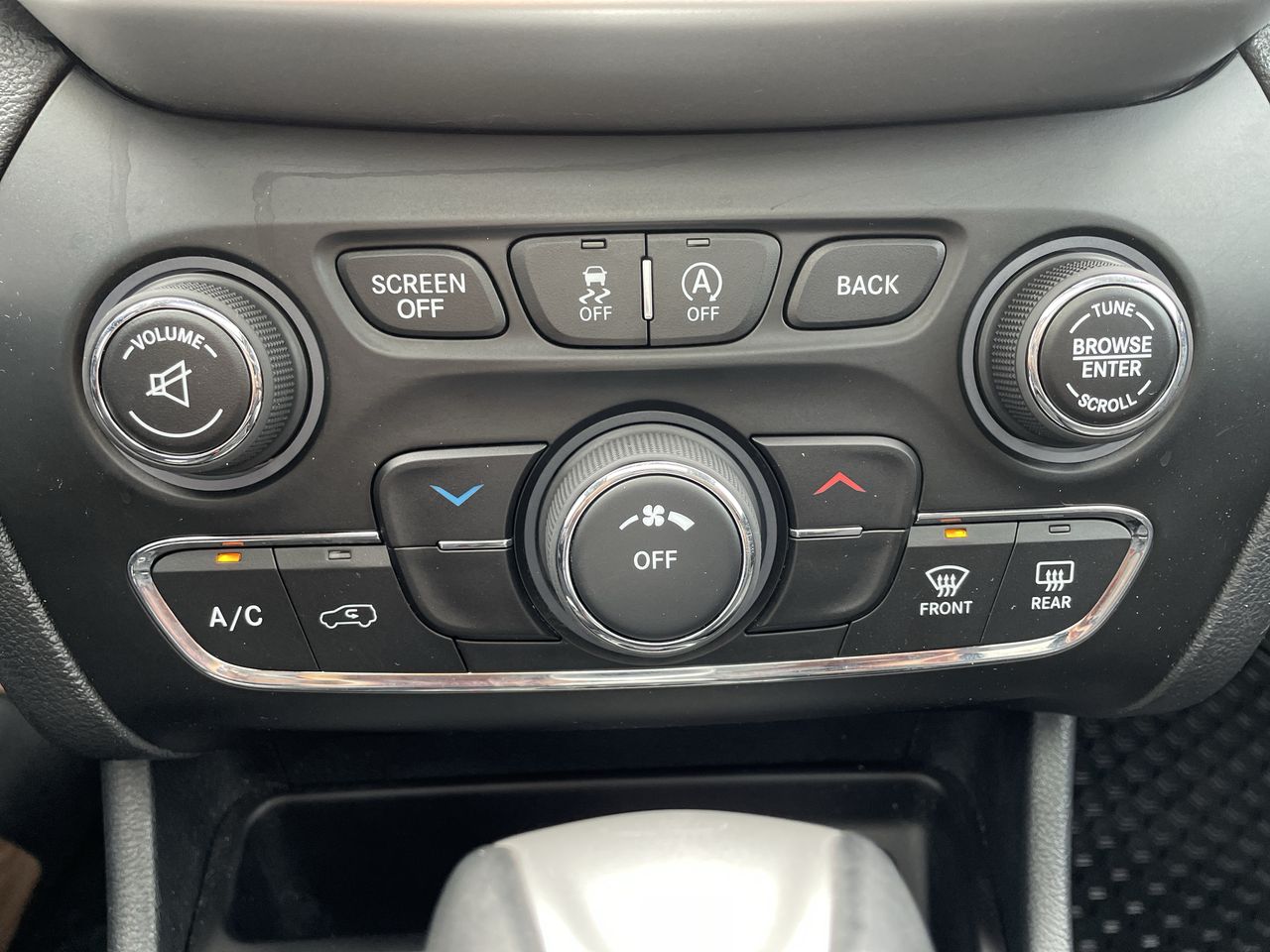 2016 Jeep Cherokee Trailhawk - P21241A Mobile Image 17