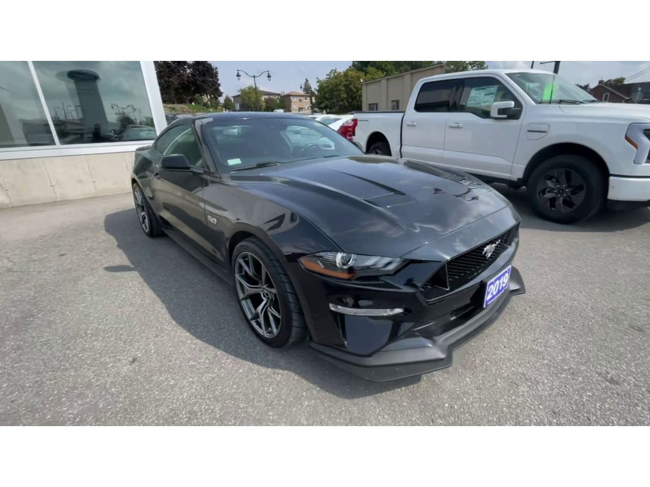 2019 Ford Mustang - P21400 Full Image 2