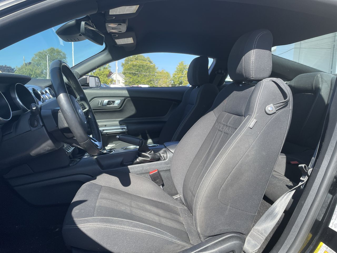 2019 Ford Mustang - P21400 Full Image 11