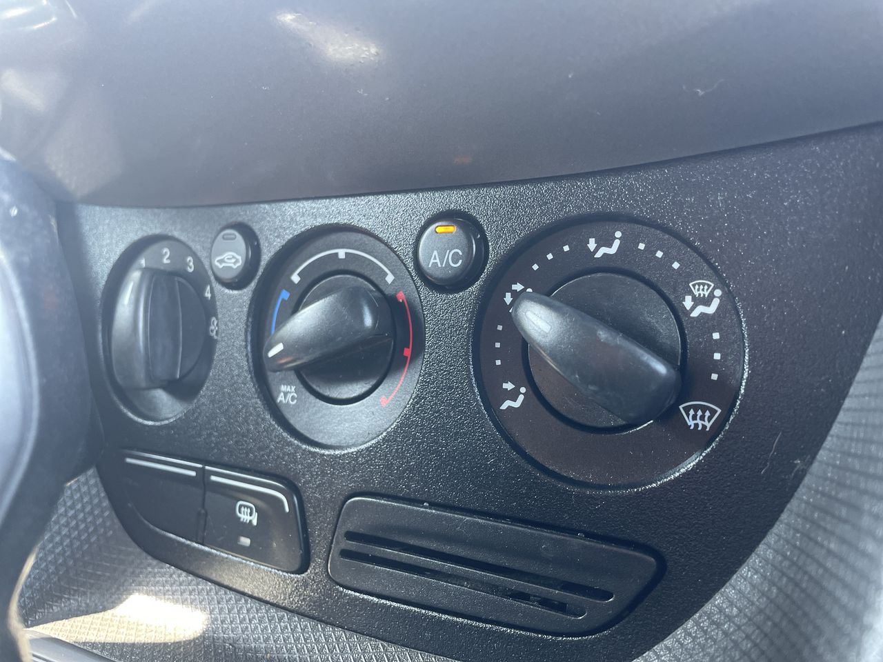 2017 Ford Transit Connect - P21401 Full Image 18
