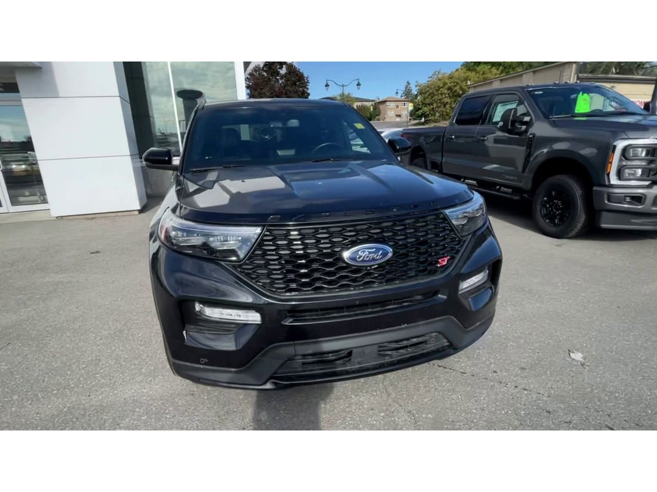 2022 Ford Explorer St - P21435 Mobile Image 2