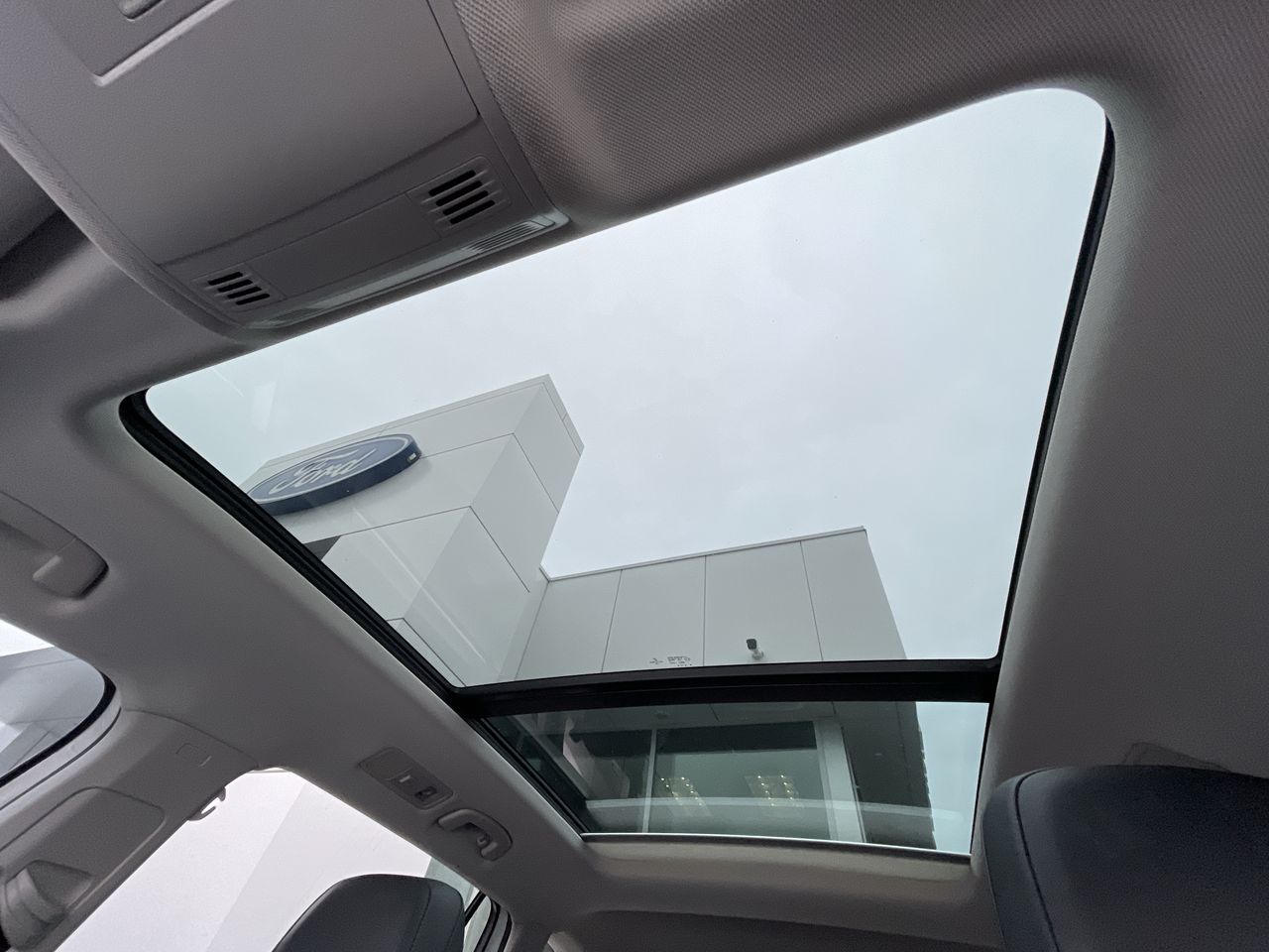 2018 Volkswagen Tiguan Highline - 21537A Mobile Image 7