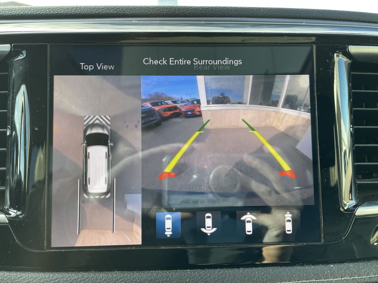 2018 Chrysler Pacifica Hybrid Limited - P21595 Mobile Image 16