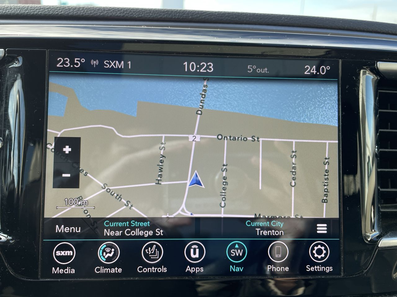 2018 Chrysler Pacifica Hybrid Limited - P21595 Mobile Image 17
