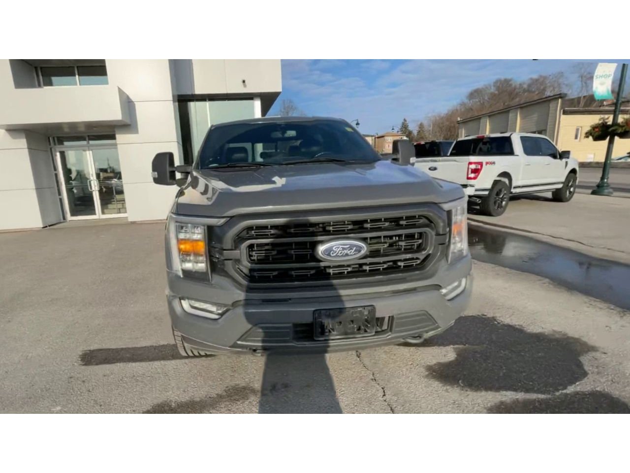2021 Ford F-150 XLT - P21662 Mobile Image 2
