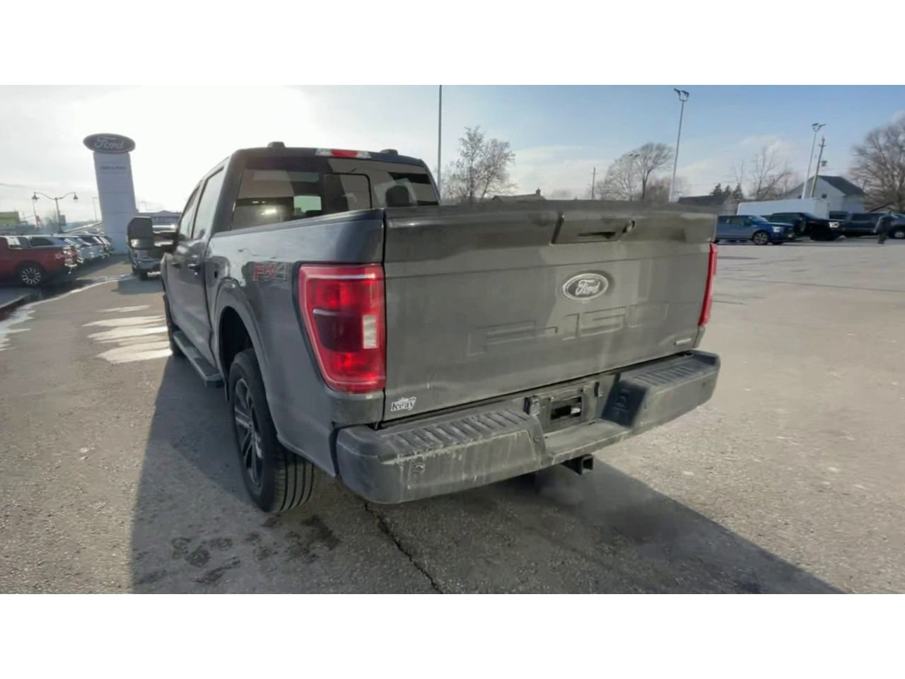 2021 Ford F-150 XLT - P21662 Mobile Image 6