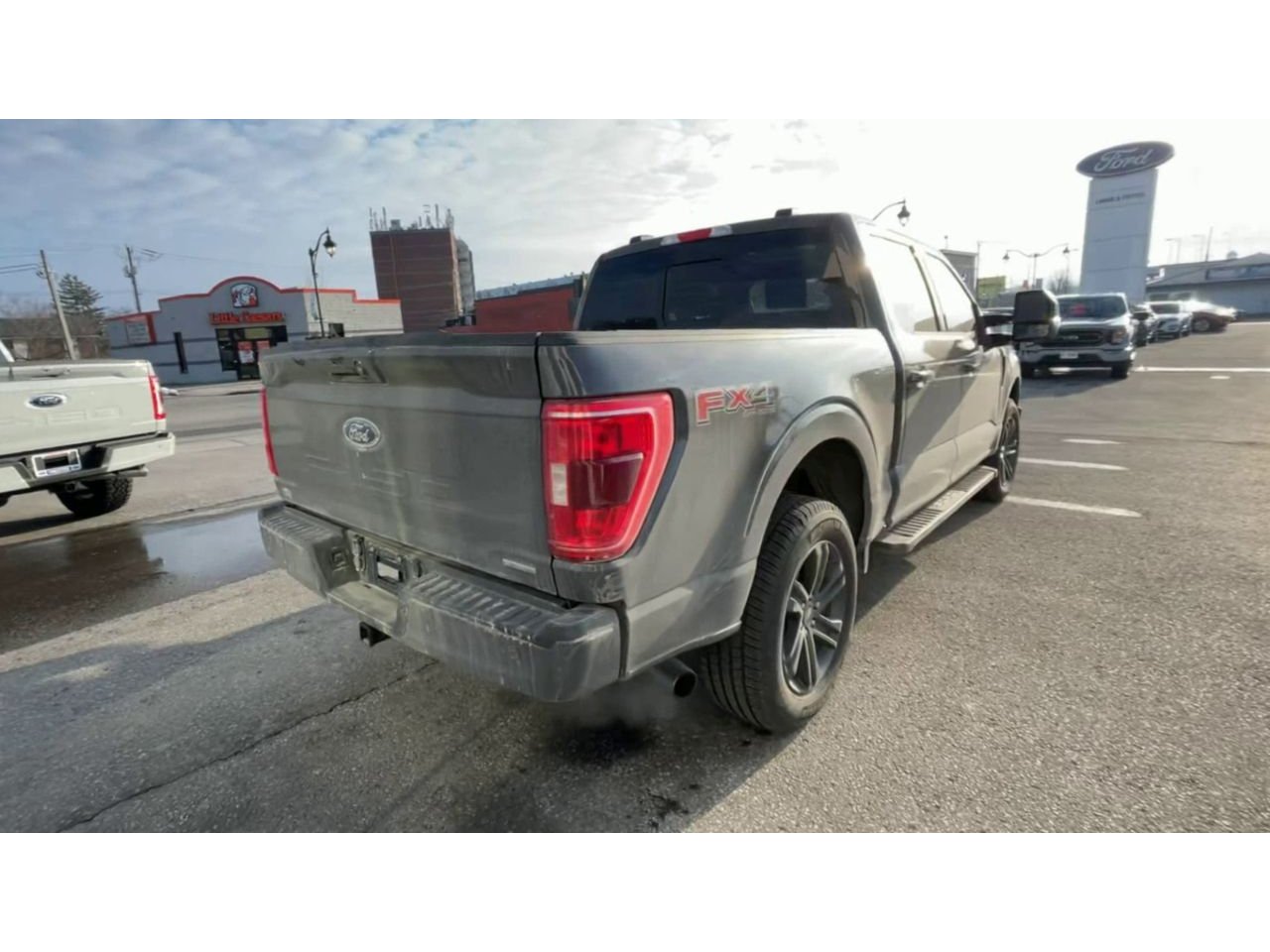 2021 Ford F-150 XLT - P21662 Mobile Image 7