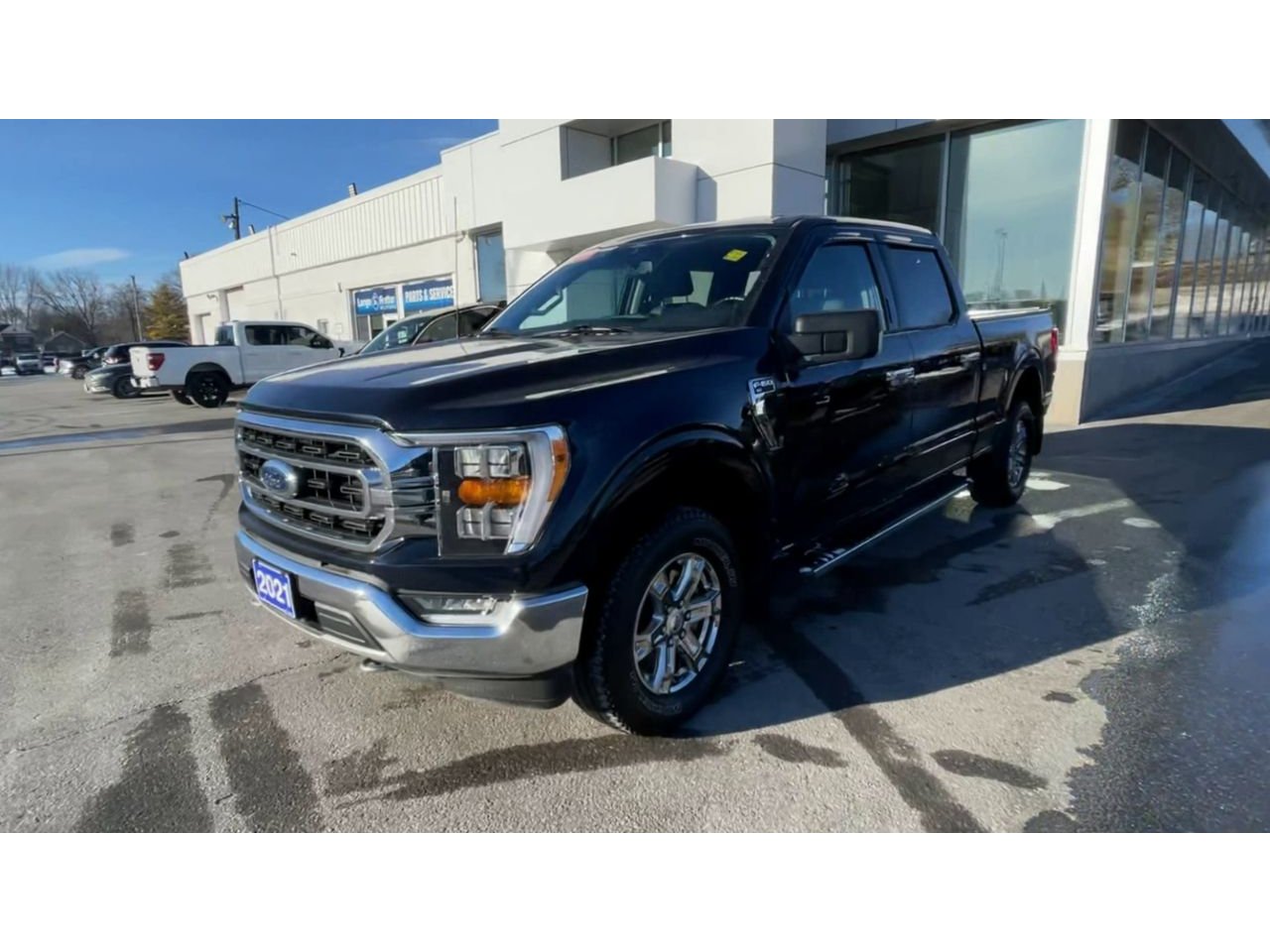 2021 Ford F-150 XLT - P21742 Mobile Image 3
