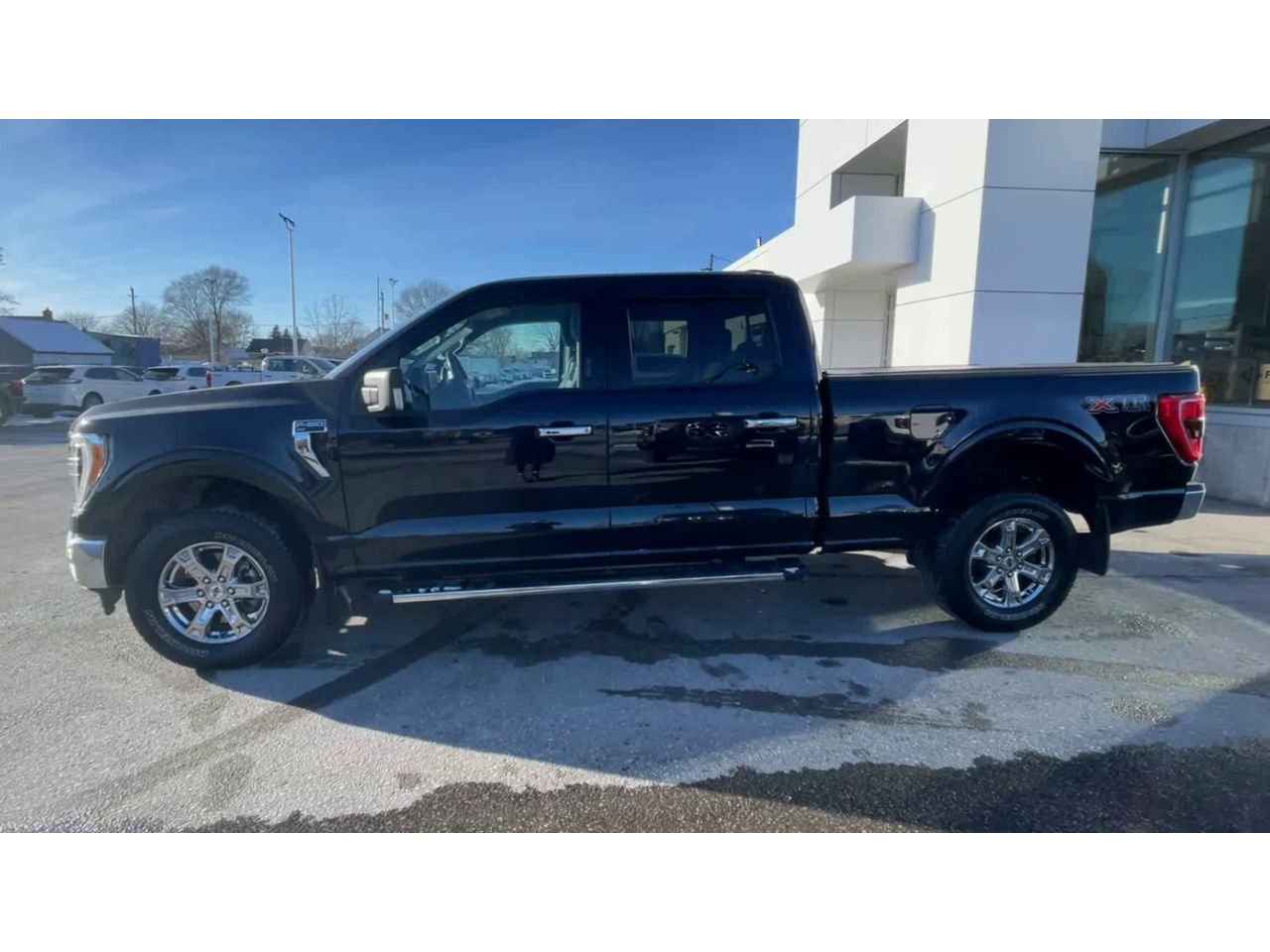 2021 Ford F-150 XLT - P21742 Mobile Image 4