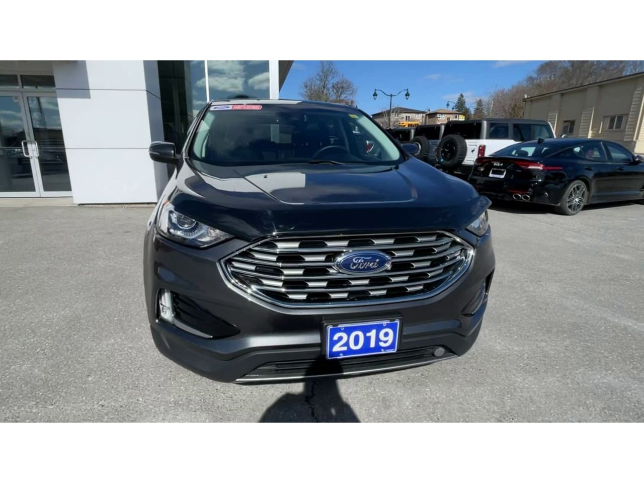 2019 Ford Edge Titanium - P21809 Mobile Image 2