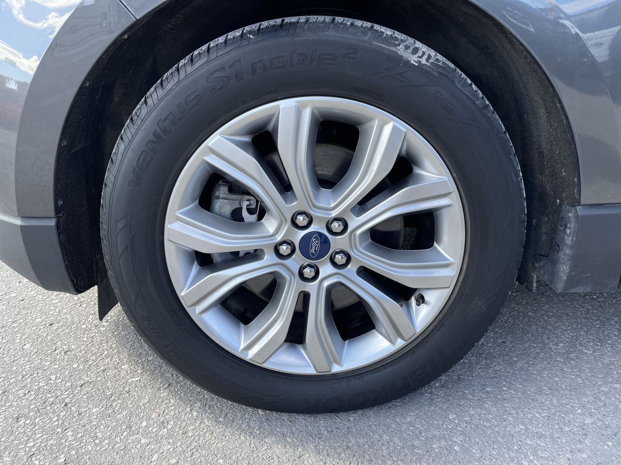 2019 Ford Edge Titanium - P21809 Mobile Image 9