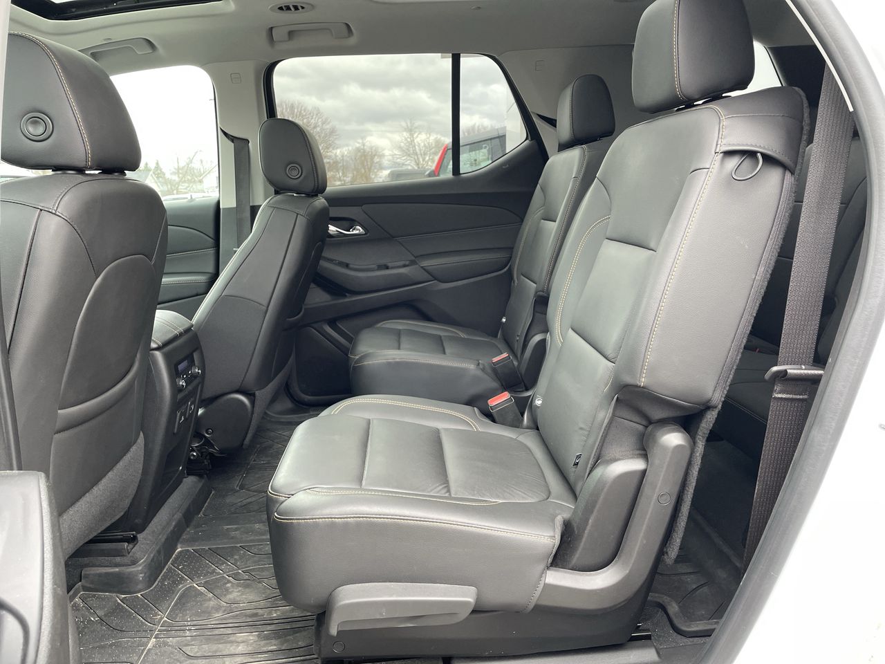 2021 Chevrolet Traverse - 21525A Full Image 13