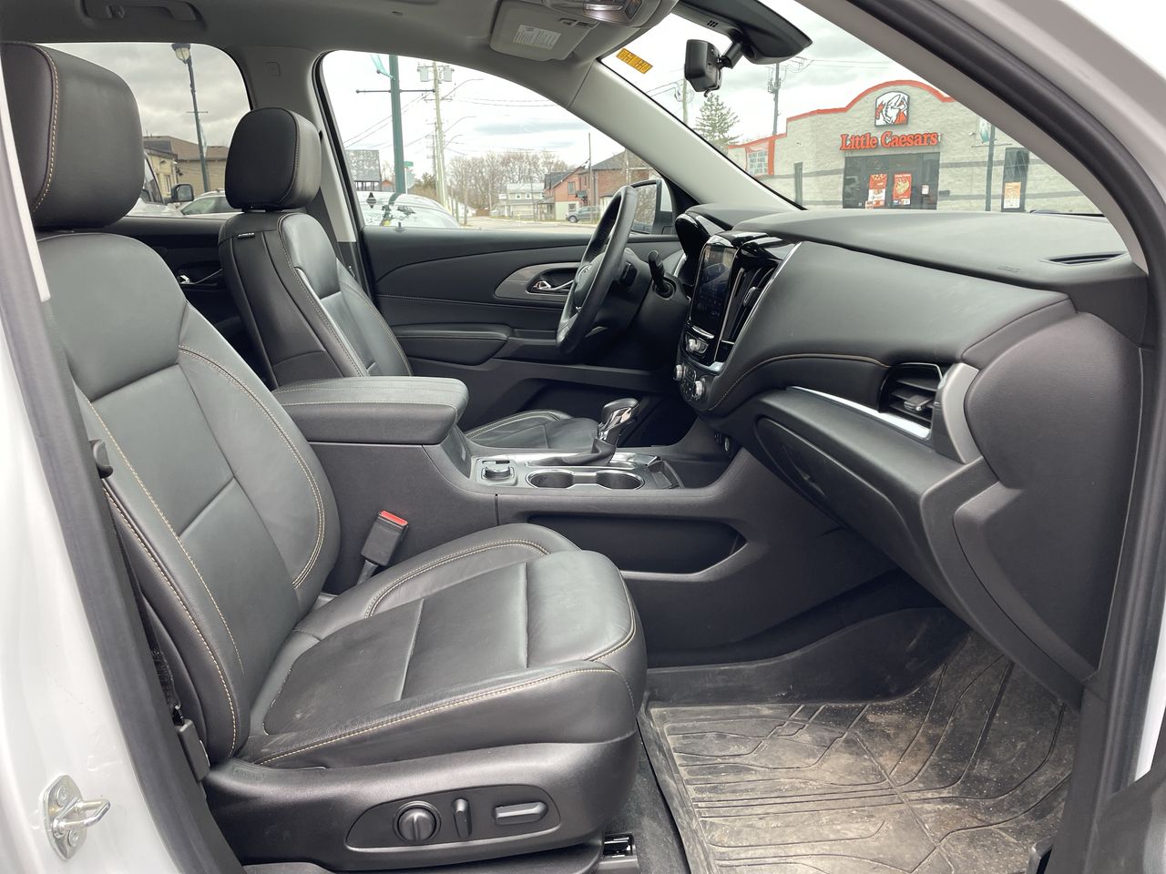 2021 Chevrolet Traverse - 21525A Full Image 17