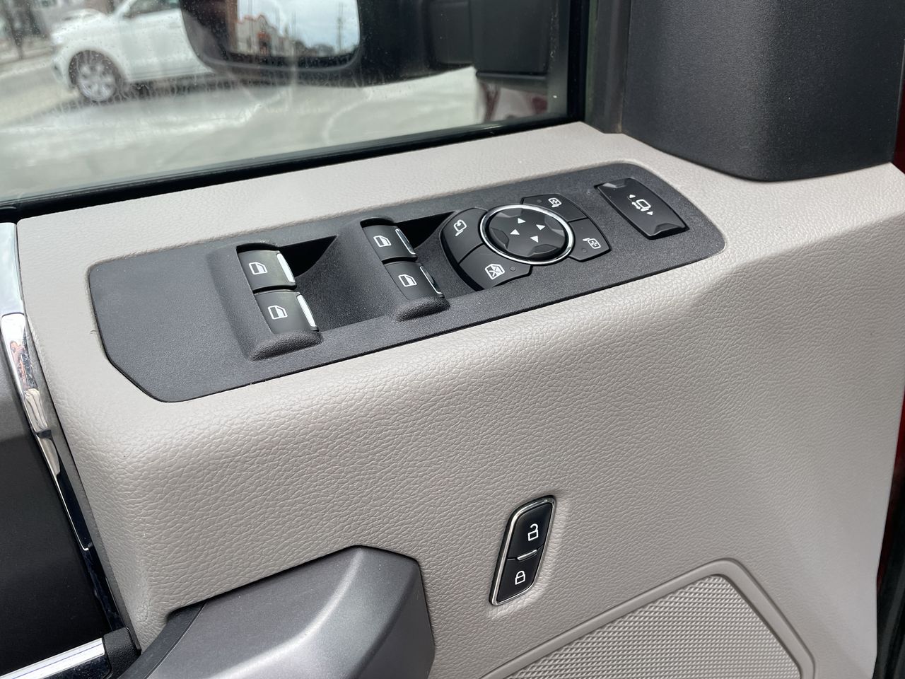 2019 Ford Super Duty F-250 SRW XLT - 21350A Mobile Image 12