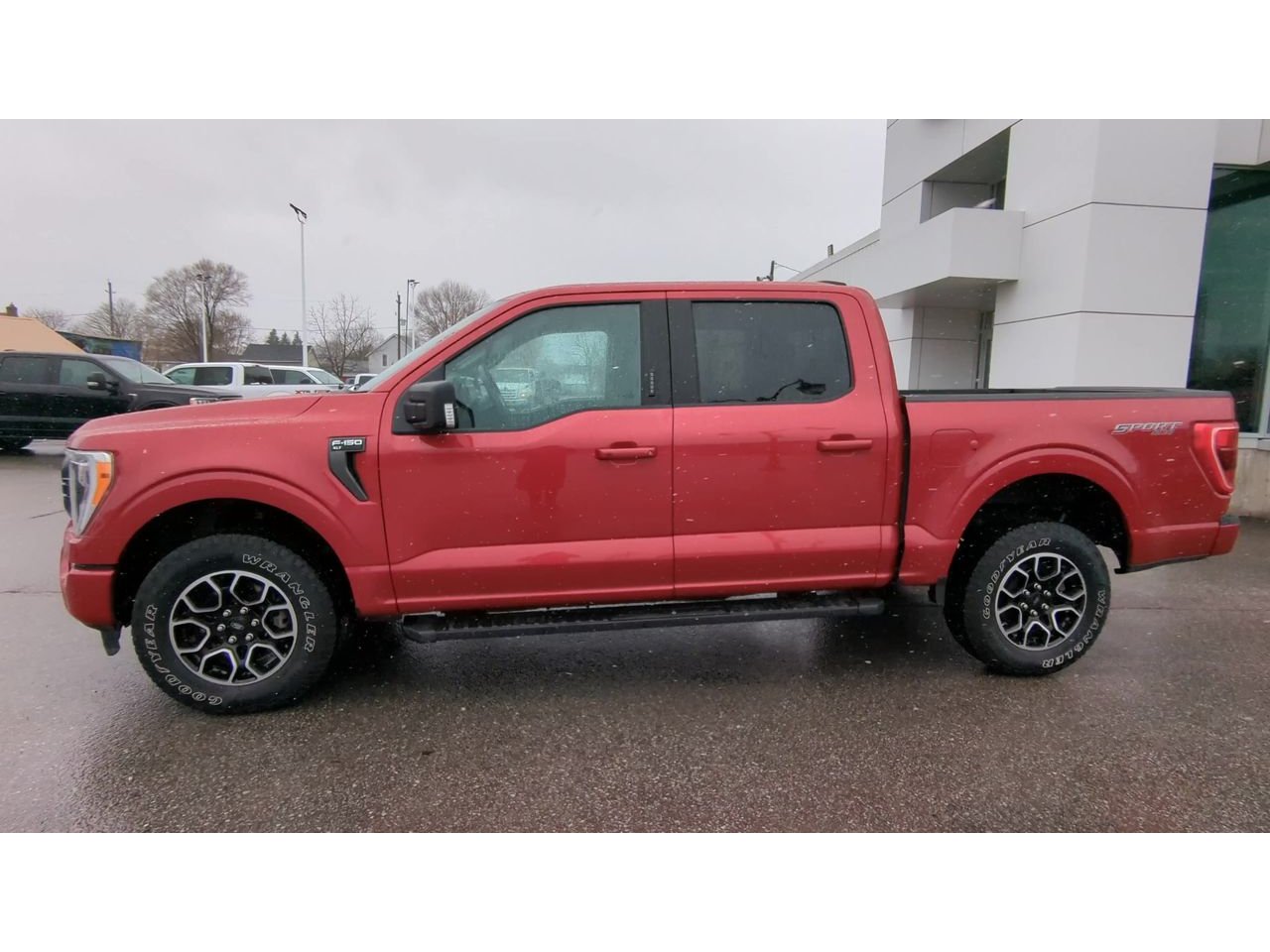 2021 Ford F-150 XLT - P21821 Mobile Image 4