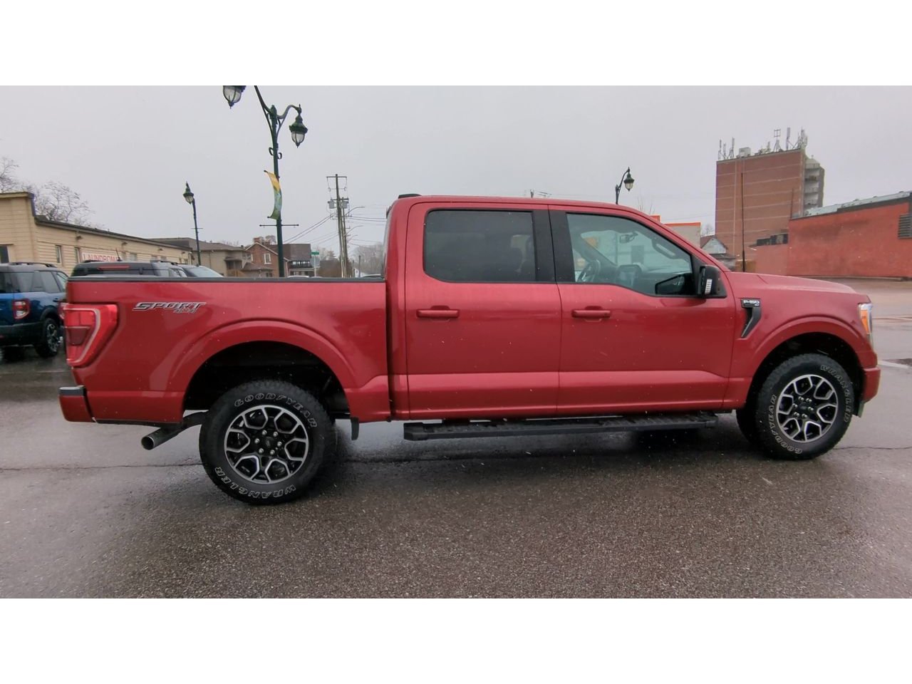 2021 Ford F-150 XLT - P21821 Mobile Image 8