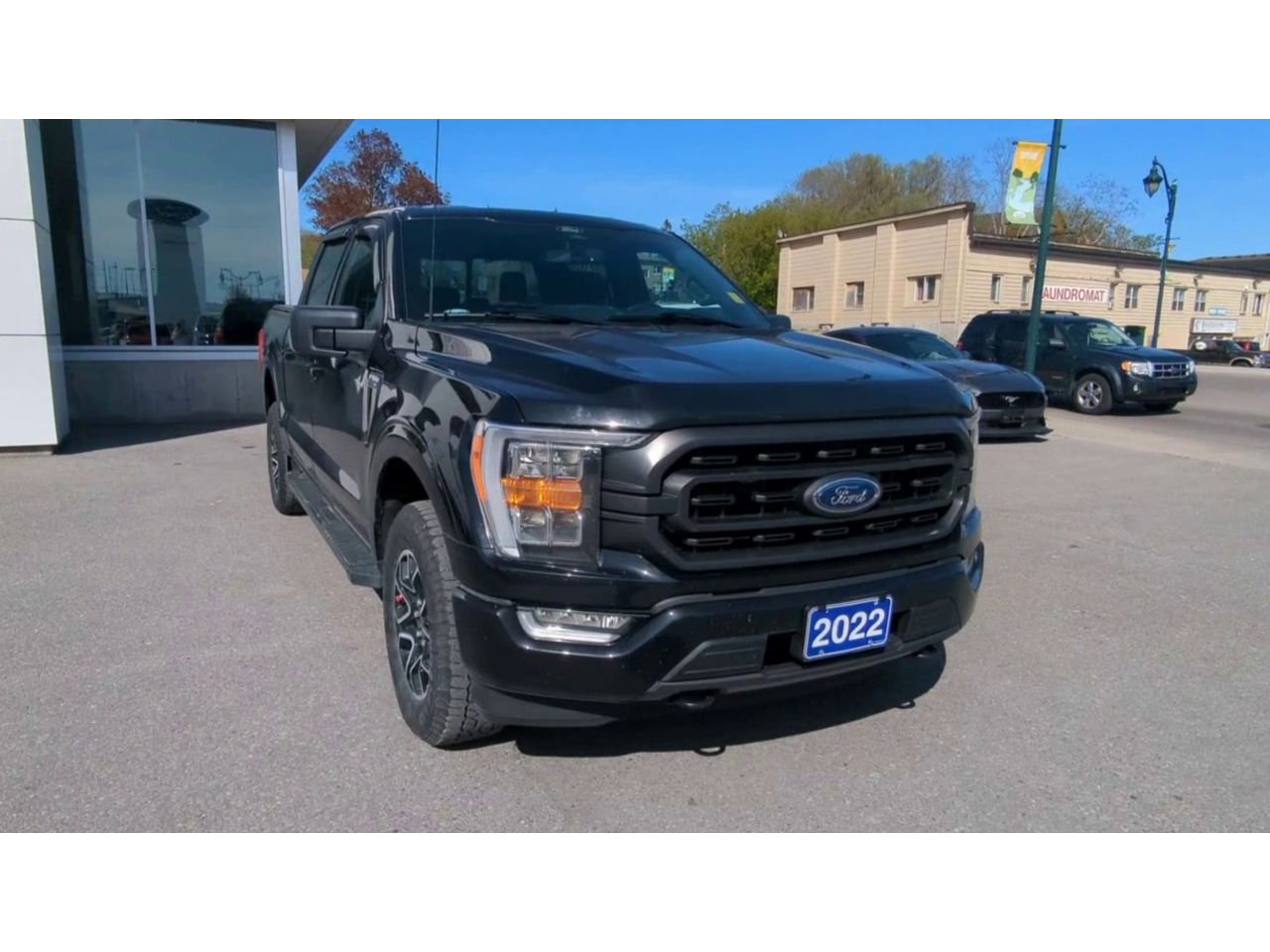 2022 Ford F-150 XLT - 21789A Mobile Image 2