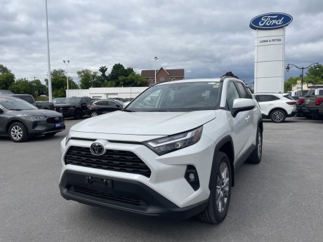 2023 Toyota RAV4 Xle | LEATHER | SUNROOF | LOW KMS 