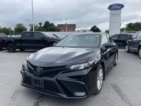 2023 Toyota Camry SE | LOW KMS | STYLISH SEDAN 