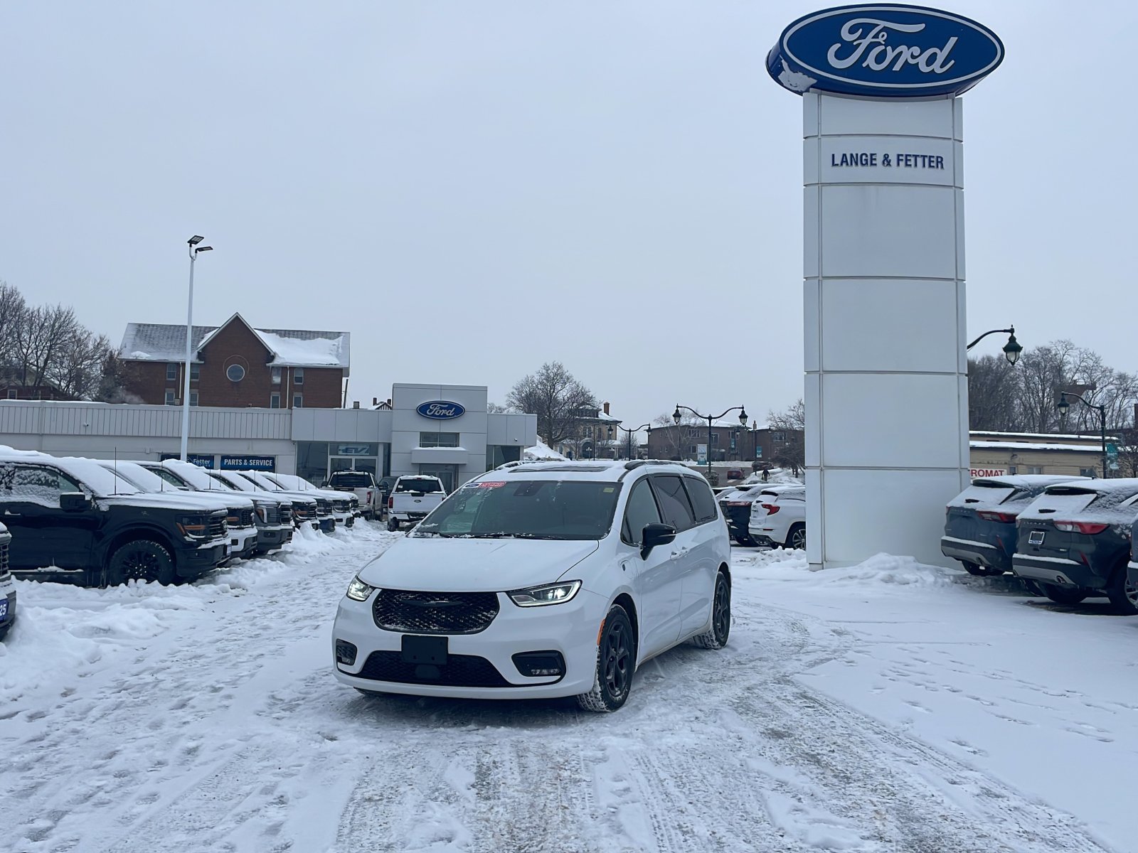 2024 Chrysler Pacifica Hybrid Premium S Appearance FWD