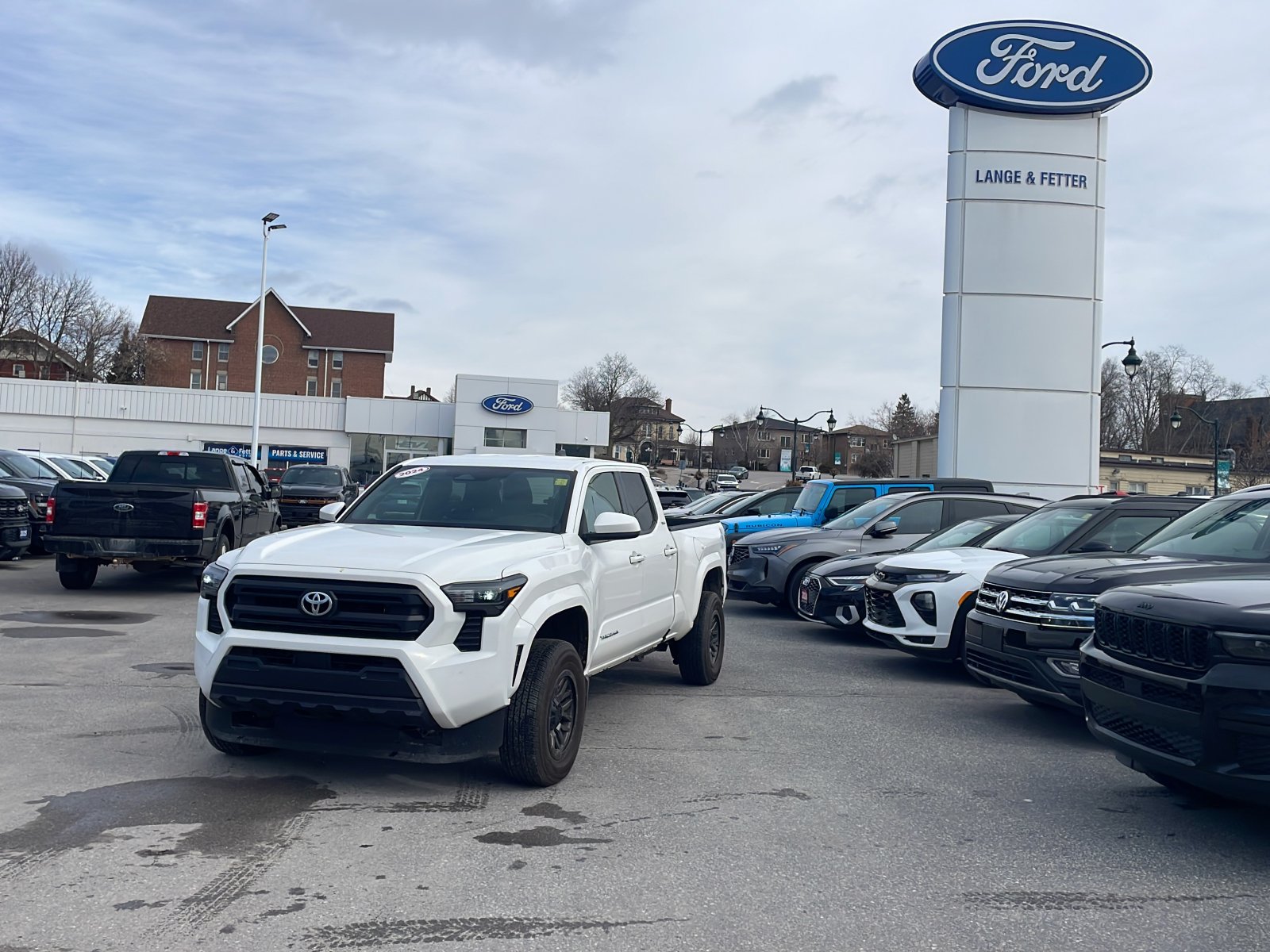 2024 Toyota Tacoma SR5 Double Cab 4WD