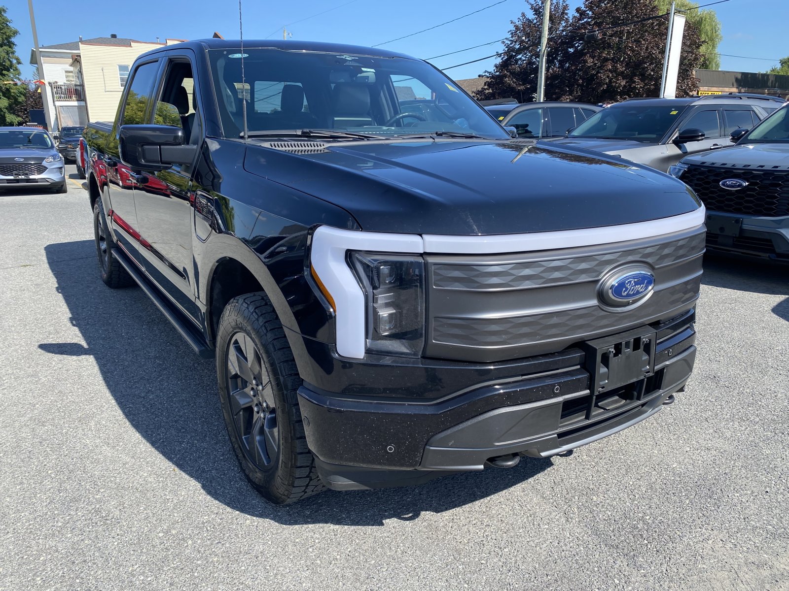 2023 Ford F-150 Lightning Lariat SuperCrew AWD