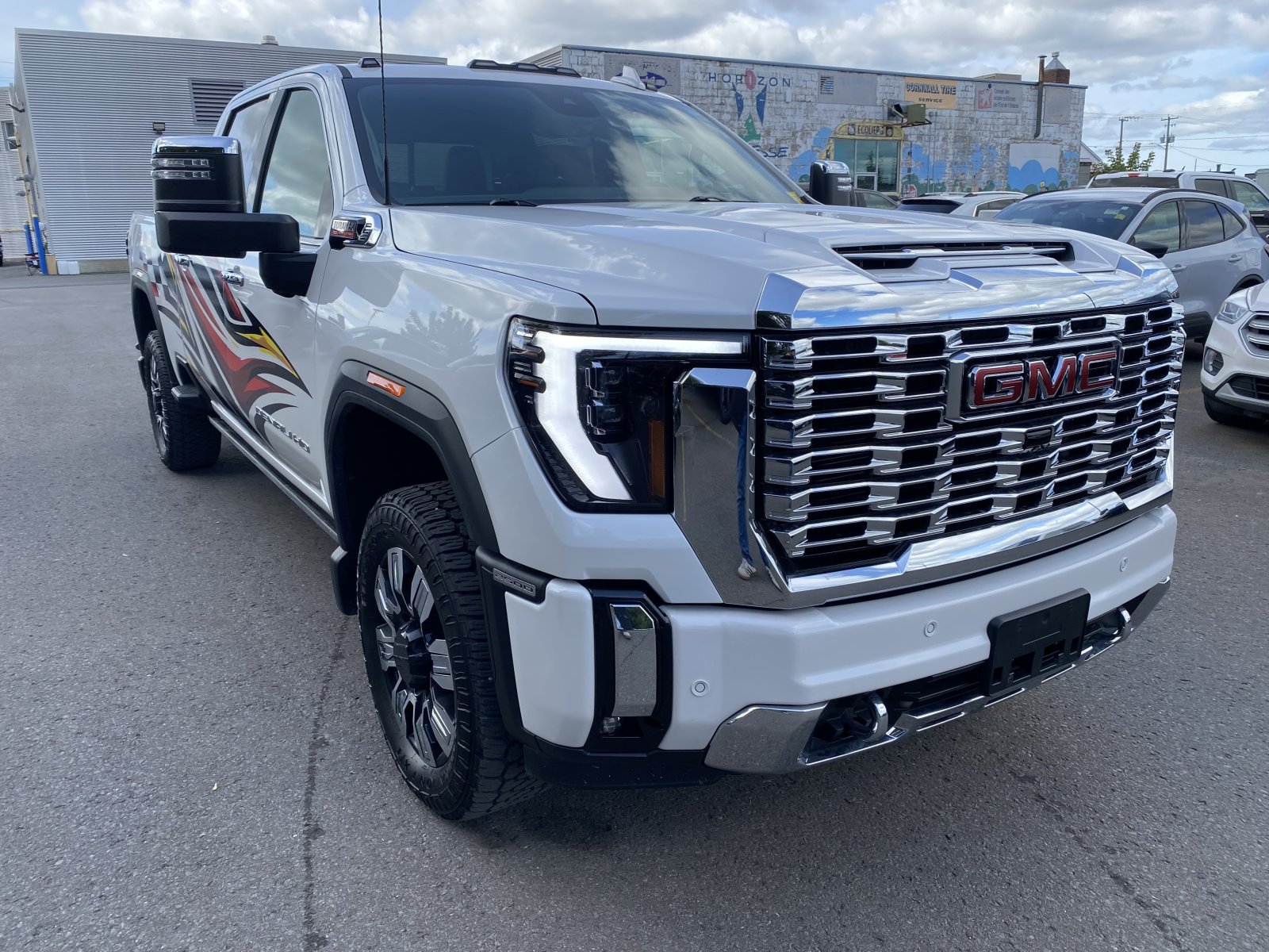 White Frost 2025 GMC Sierra 2500HD Pickup Truck Four-Wheel Drive Automatic