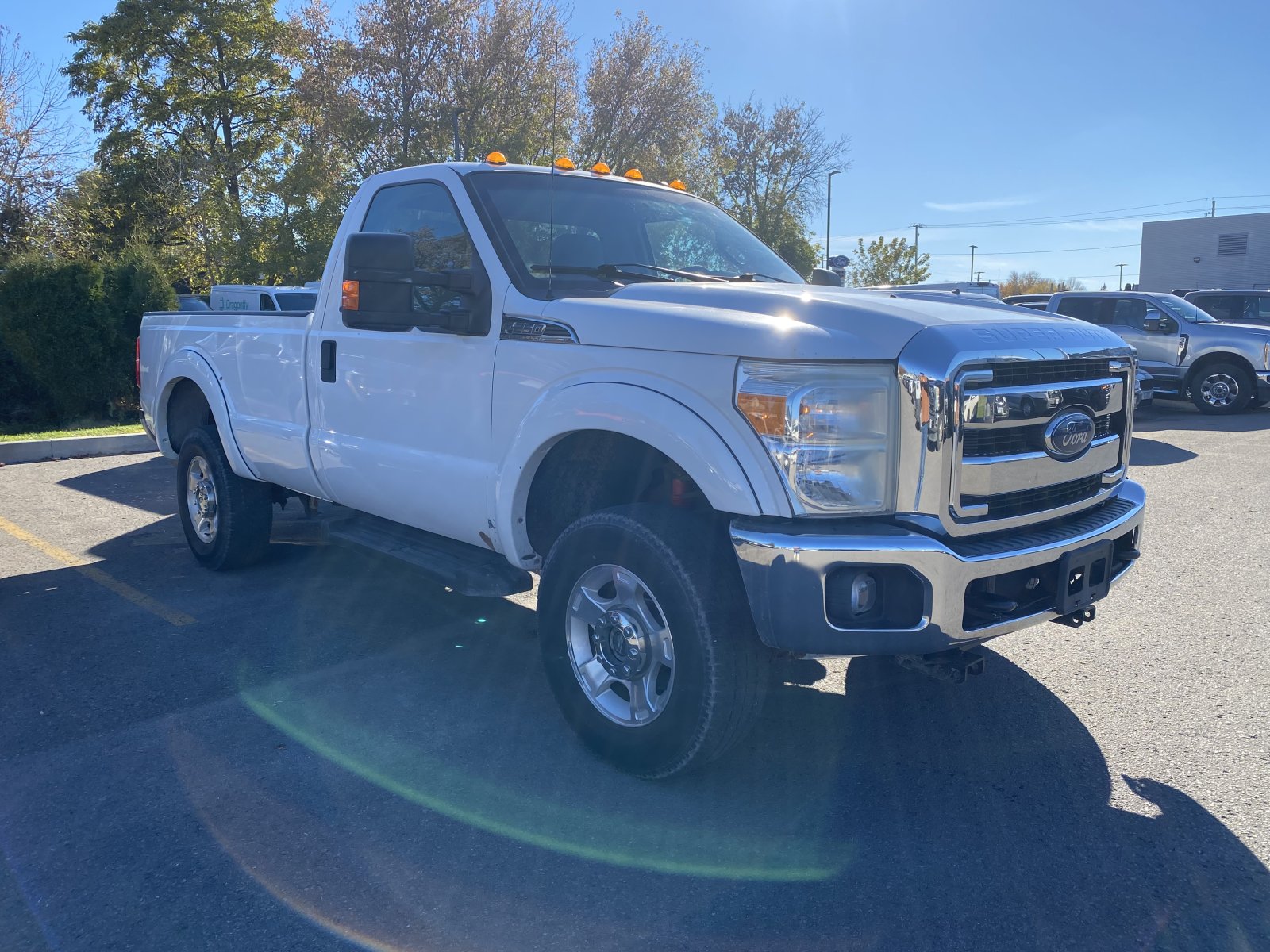 Oxford White 2016 Ford F-250 Super Duty Pickup Truck Four-Wheel Drive Automatic