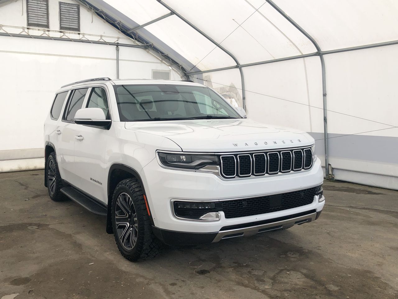 White Platinum Tri-coat 2022 Jeep Wagoneer SUV / Crossover Four-Wheel Drive Automatic