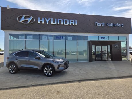 2024 Ford Escape Platinum**LEATHER SEATS | PWR SEAT | NAV** 
