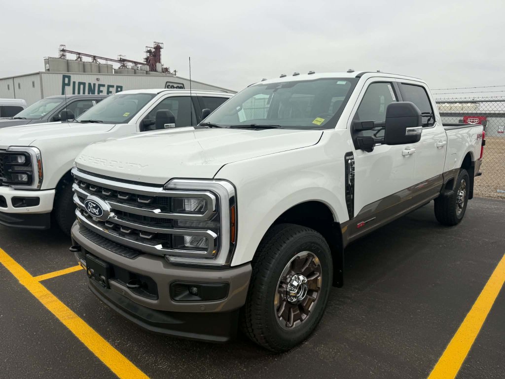 2027 Ford F-350 Super Duty King Ranch Crew Cab 4WD