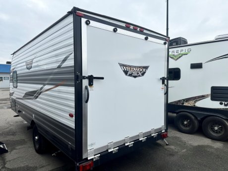 2023 Wildwood 181RT   Toy Hauler