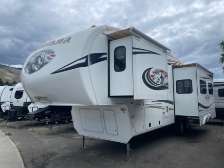 2011 Montana Mountaineer 29RKD  Fifth Wheel