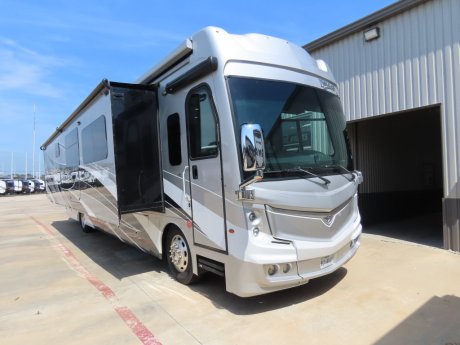 2020 Fleetwood DISCOVERY LXE 40G  Class A Diesel