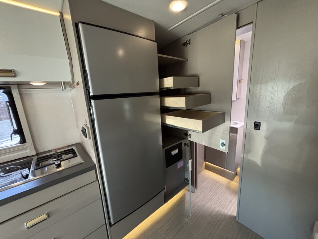 View/24D/2026 image-12