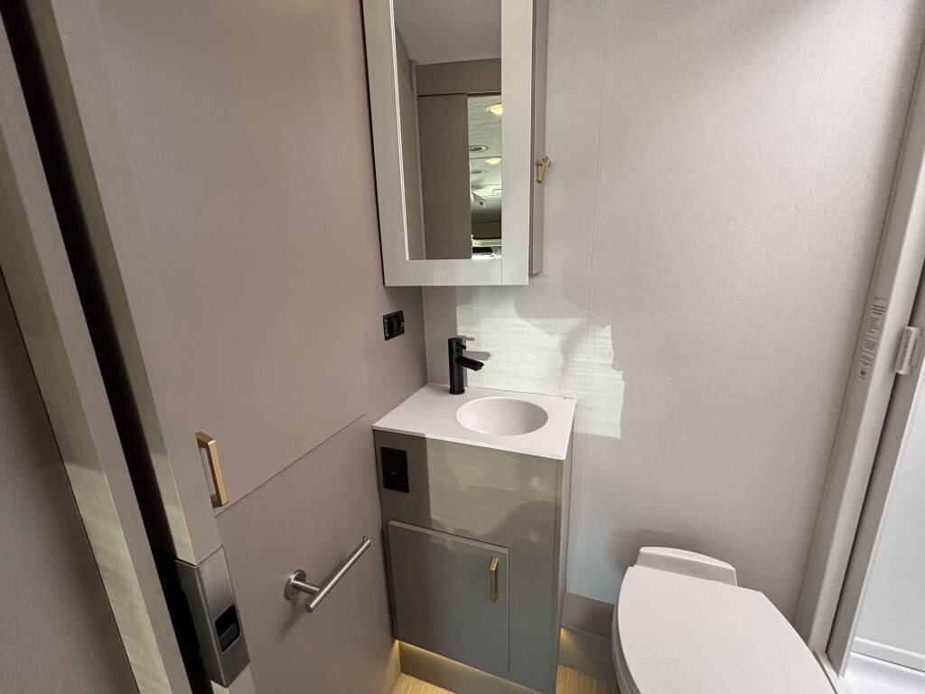 View/24D/2026 image-17