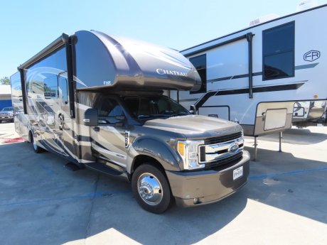 2017 Thor Motor Coach Chateau 35SB  Class C Diesel