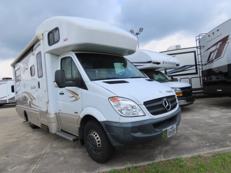 2013 Itasca NAVION 24J  Class C Diesel