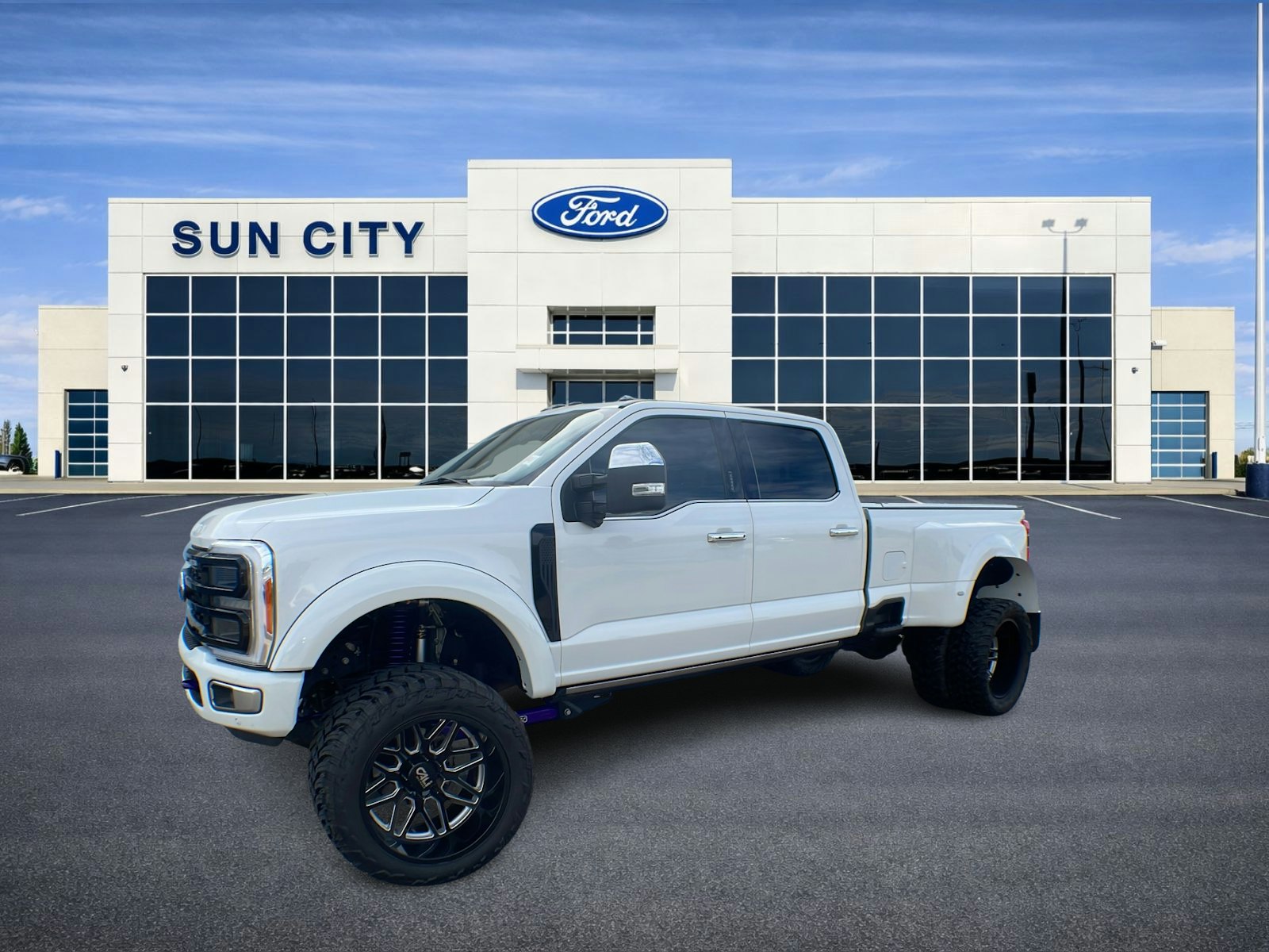 Star White Metallic Tri-Coat 2023 Ford F-350 Super Duty Pickup Truck Four-Wheel Drive Automatic