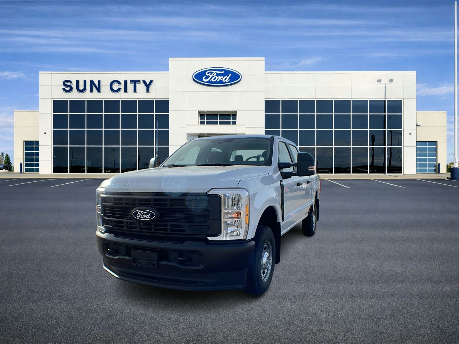 Oxford White 2027 Ford F-250 Super Duty Pickup Truck Four-Wheel Drive Automatic