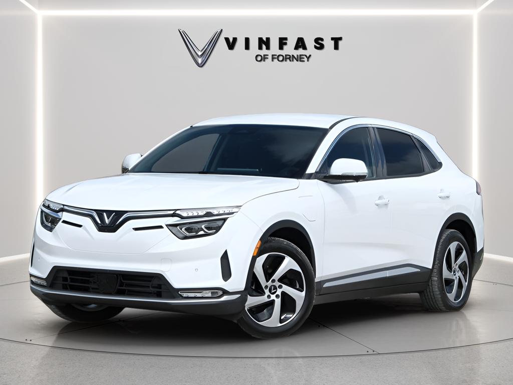 Brahminy White 2025 VinFast VF8 SUV / Crossover All-Wheel Drive 1-Speed Automatic