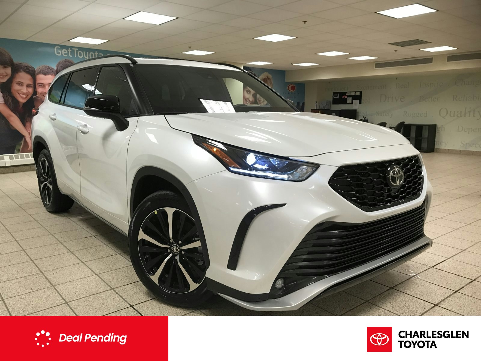 White (Wind Chill Pearl) 2026 Toyota Highlander SUV / Crossover All-Wheel Drive Automatic