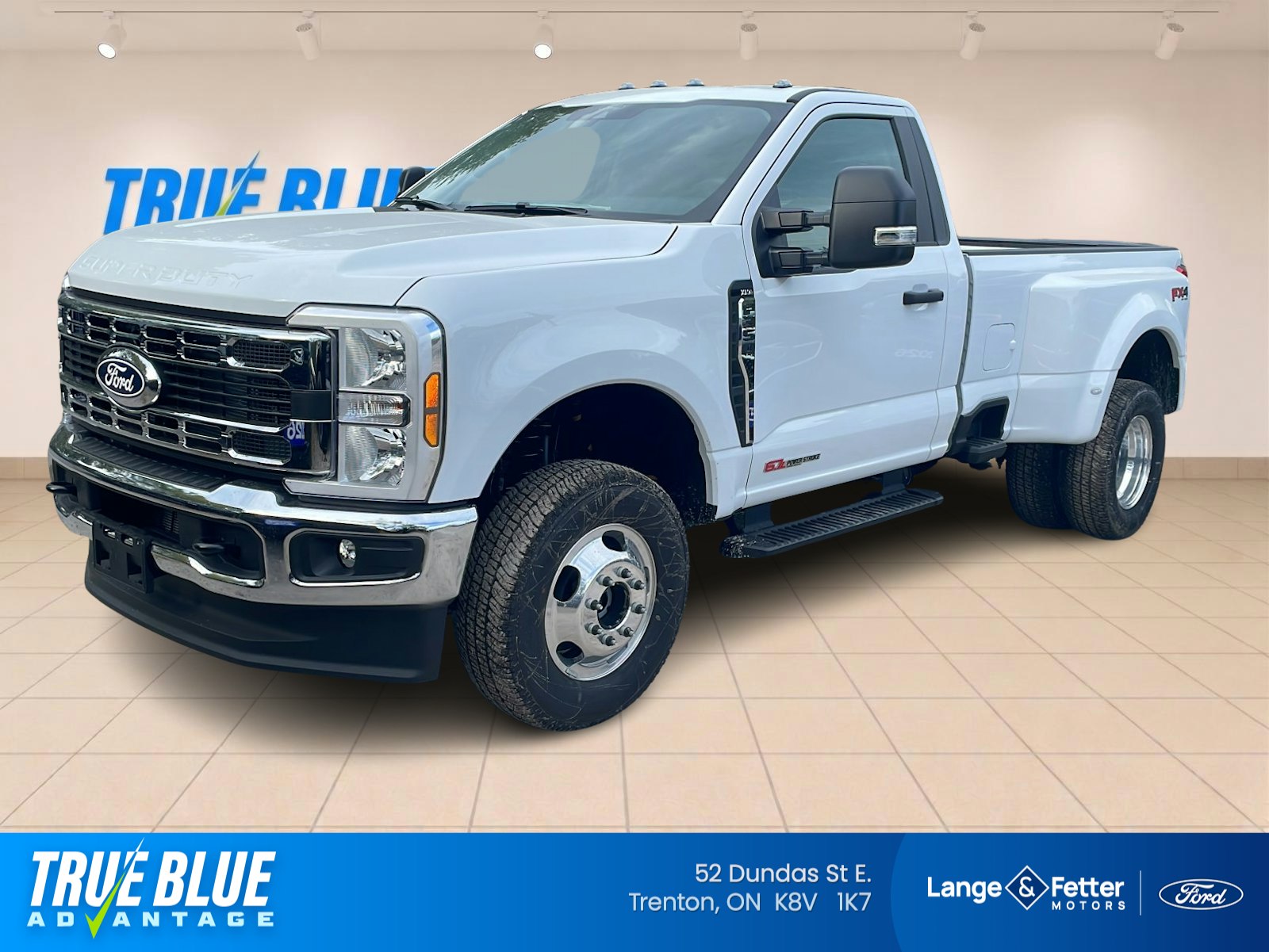 Oxford White 2027 Ford F-350 Super Duty Pickup Truck Four-Wheel Drive Automatic