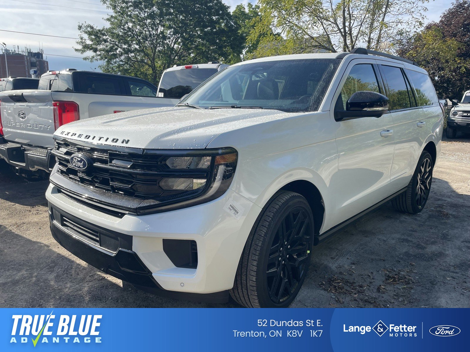 Star White 2027 Ford Expedition SUV / Crossover Four-Wheel Drive Automatic